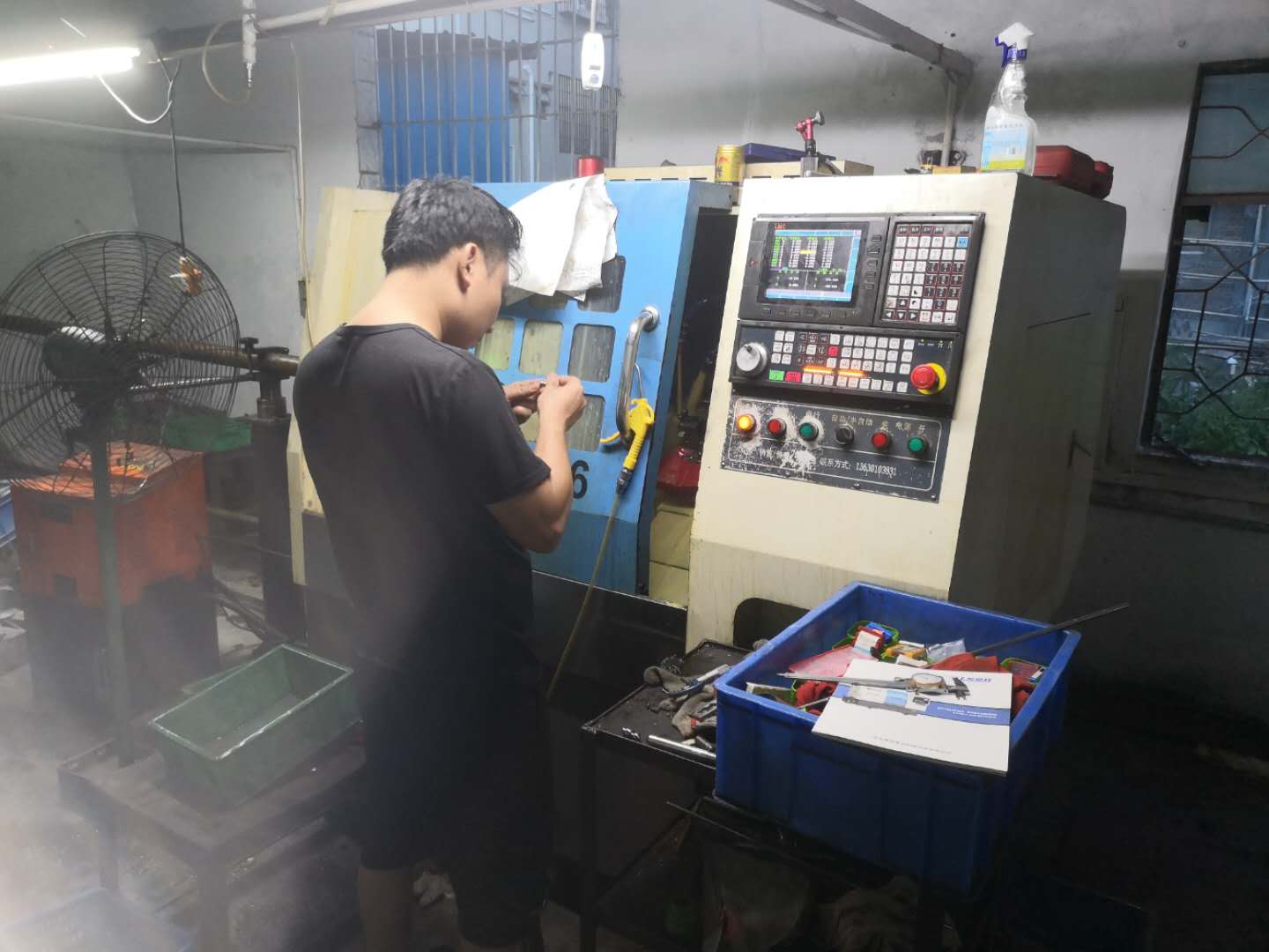 凱恩利 數(shù)控車(chē)床36機(jī) 現(xiàn)場(chǎng)使用展示